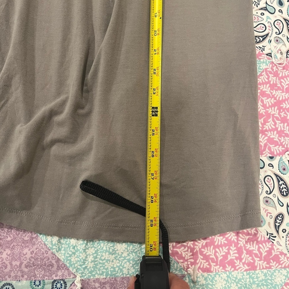 Venus Gray Quarter Length Sleeved Shirt - Size Small - Picture 7 of 8